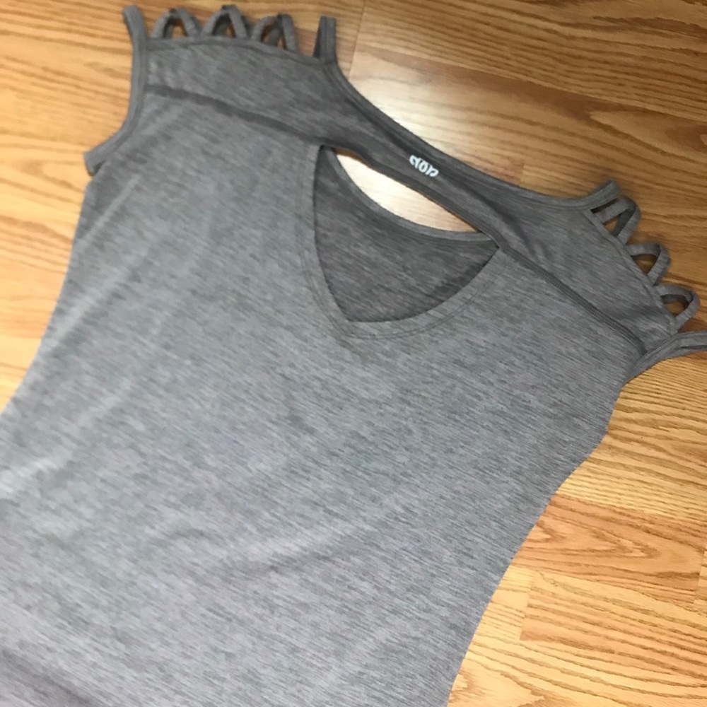 💜5 for $25💜 Open shoulder and back top - sz S